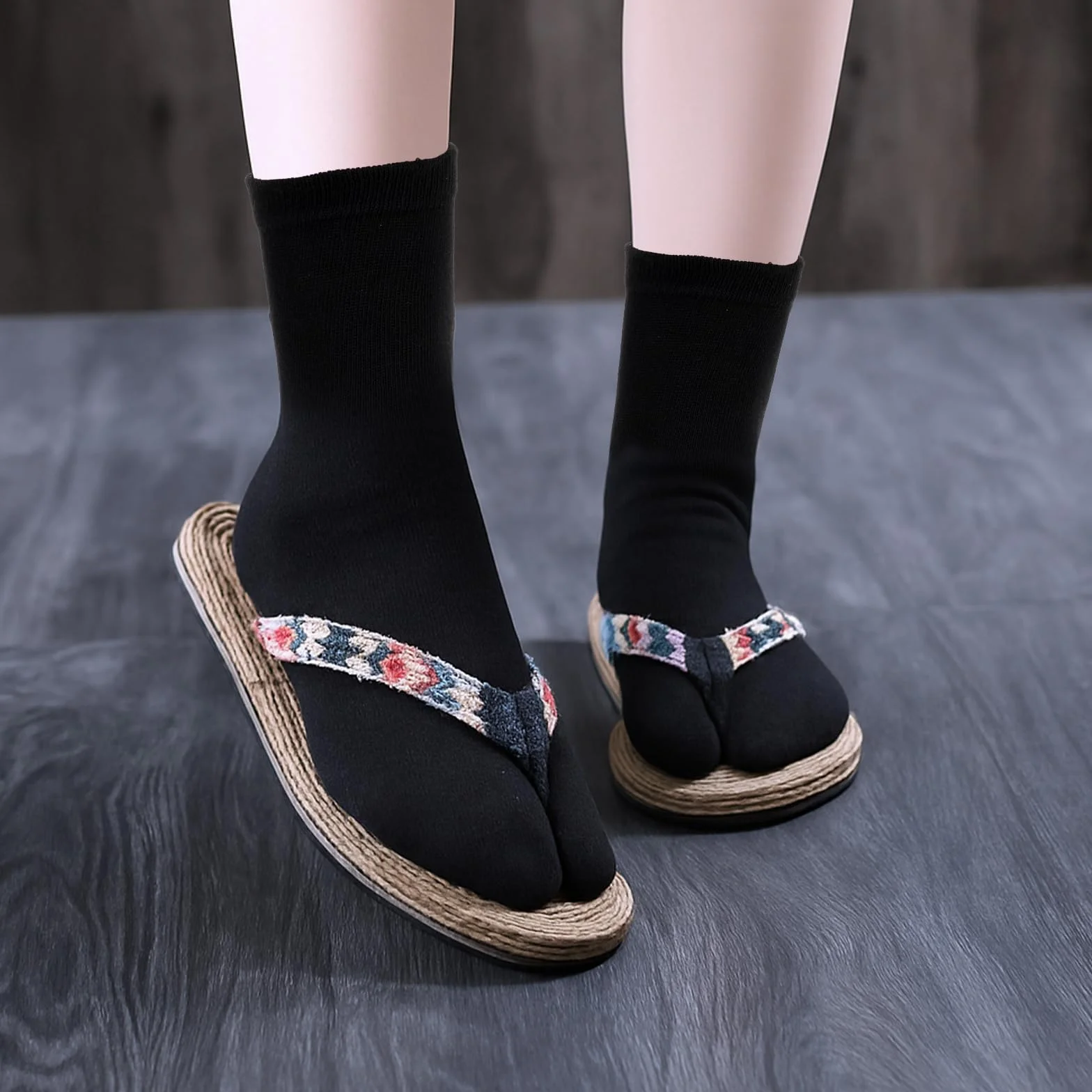 TIESOME 4 pary skarpet Tabi z rozciętymi palcami dla mężczyzn i kobiet Low-Cut Stretch Comfort Crew Skarpety, Czarny, 5-9