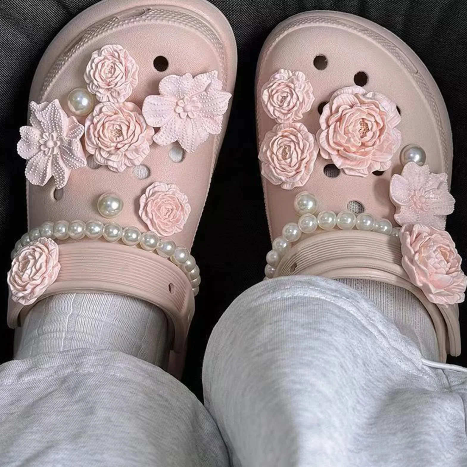 17 sztuk ozdób do butów, różowe kwiaty Shoe Charms, zawieszki do butów urocze i słodkie, zdejmowane wtyczki do butów, przypinki do butów dla butów DIY dekoracje