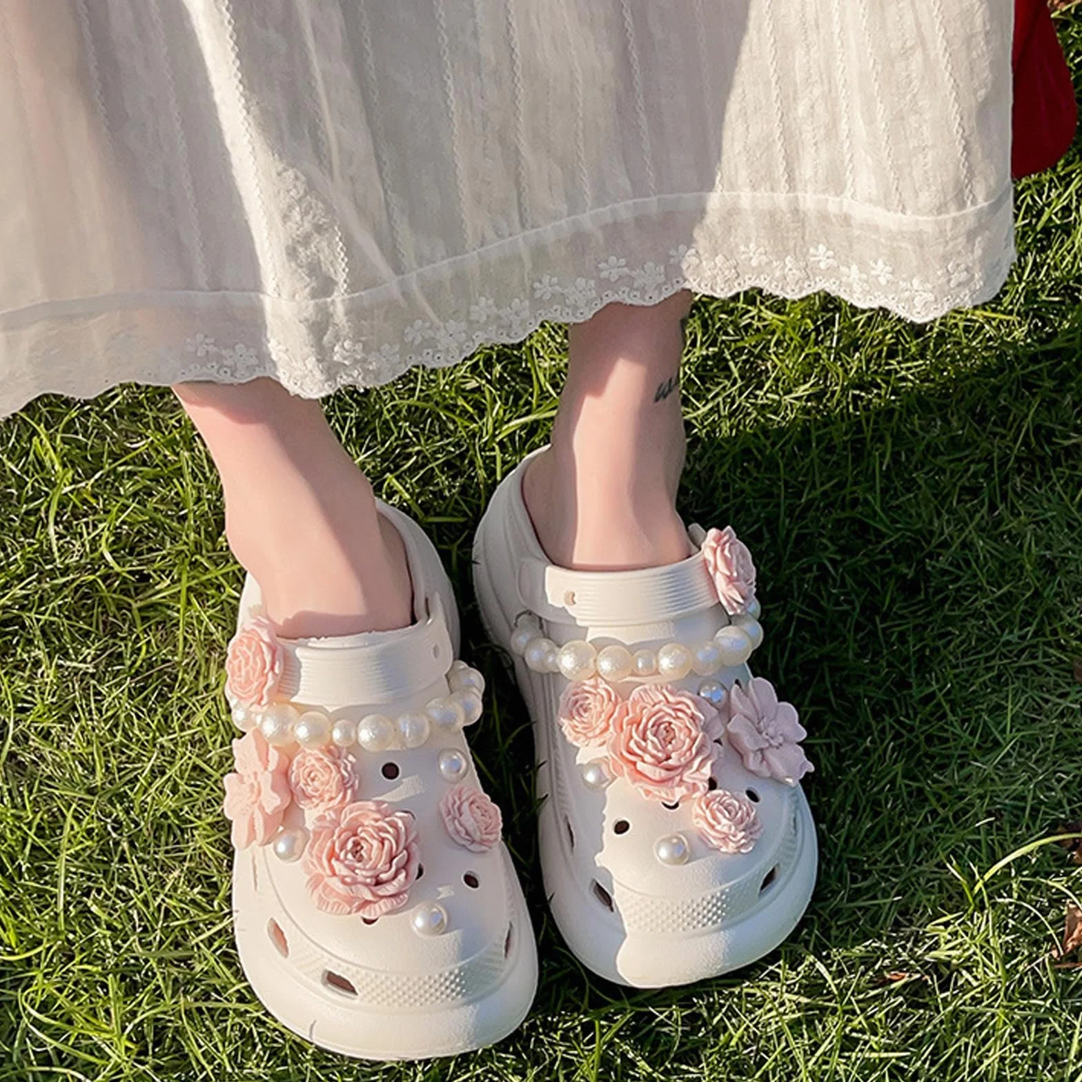 17 sztuk ozdób do butów, różowe kwiaty Shoe Charms, zawieszki do butów urocze i słodkie, zdejmowane wtyczki do butów, przypinki do butów dla butów DIY dekoracje