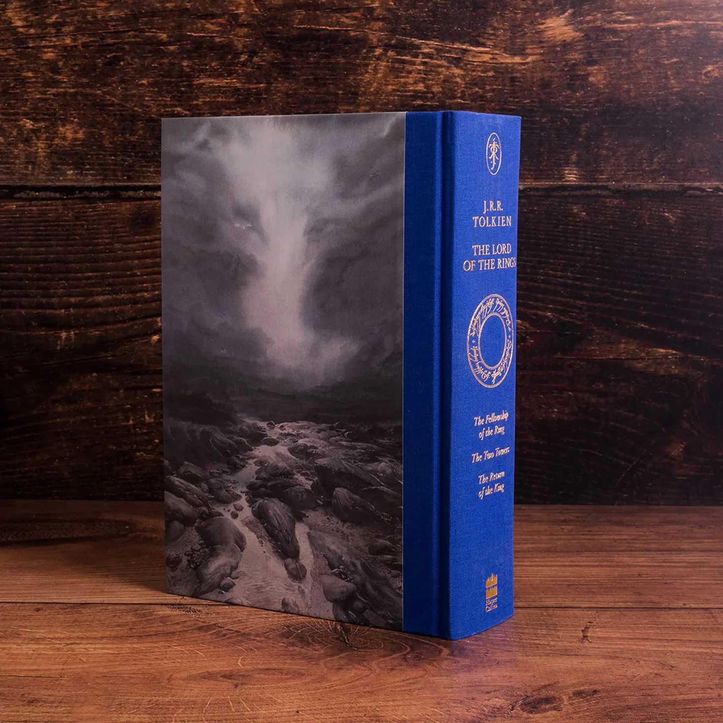 The Lord of the Rings. Illustrated Slipcased Edition: The Classic Bestselling Fantasy Novel