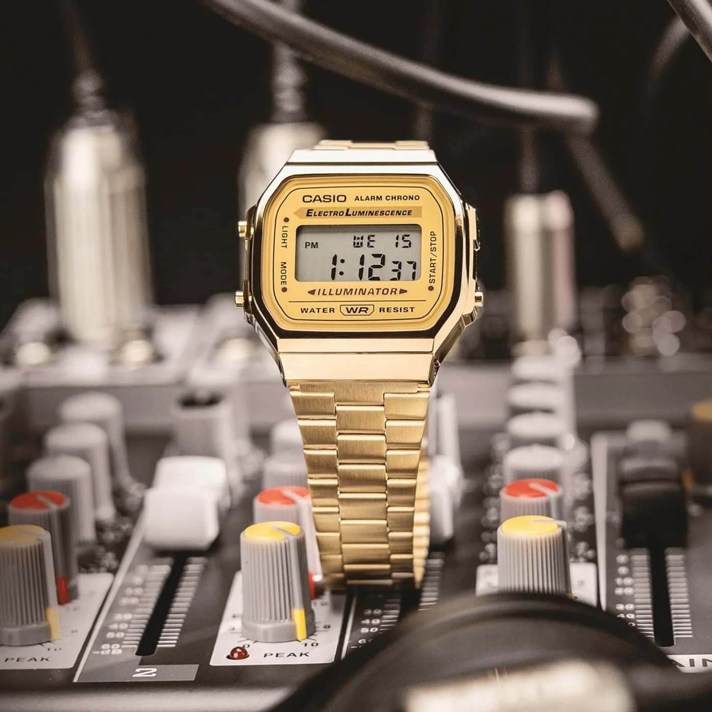 Casio Unisex cyfrowy zegarek kwarcowy dla dorosłych z bransoletką ze stali nierdzewnej